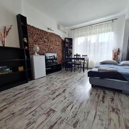 Raya Maisonette, Ideal Center Apartment โซเฟีย ภายนอก รูปภาพ
