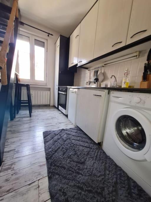 Raya Maisonette, Ideal Center Apartment โซเฟีย ภายนอก รูปภาพ