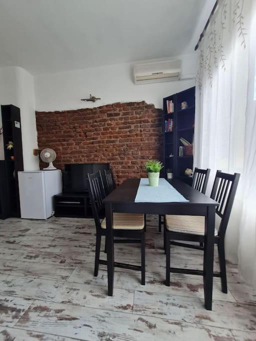 Raya Maisonette, Ideal Center Apartment โซเฟีย ภายนอก รูปภาพ