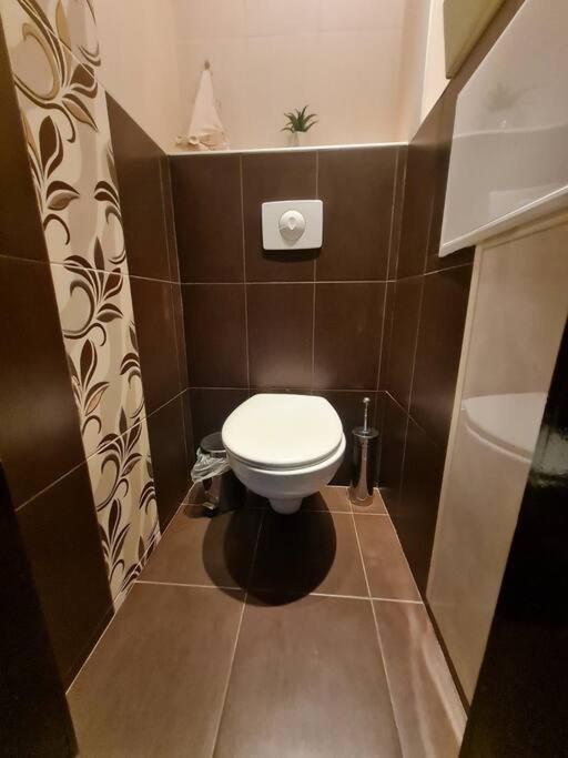 Raya Maisonette, Ideal Center Apartment โซเฟีย ภายนอก รูปภาพ